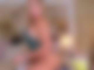 Live cam show with Celeste - Bikini on boobsie.com