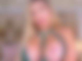 Live cam show with Celeste - Camel Toe on SxyPornLive