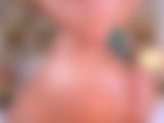 Celeste MILF webcam performer live streaming