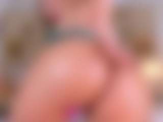 Live cam show with Celeste - Bedroom on Pornisteam.com