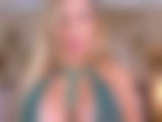 Live cam show with Celeste - Blonde Hair on googirlz