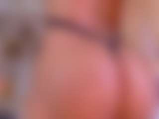 Celeste MILF webcam performer live streaming
