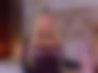 Live cam show with Celeste - Smoking on AdultVida.com
