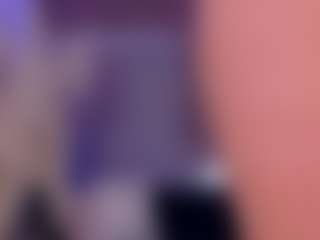 Live cam show with Celeste - Shaved Pussy MILF on CSO-WL
