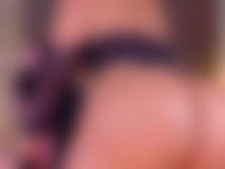 Live cam show with Celeste - Oil on xxxlivecams.org