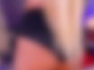 Celeste MILF webcam performer live streaming