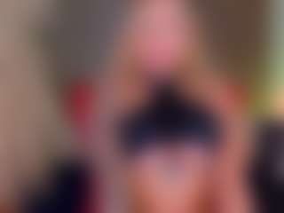 Live cam show with Celeste - Bikini on friskycurves.com