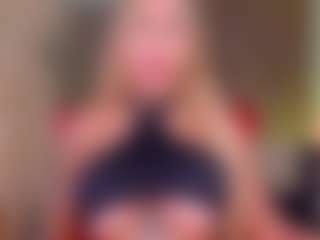 Celeste MILF webcam performer live streaming
