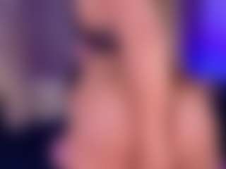 Live cam show with Celeste - Shaved Pussy on CamwithHer