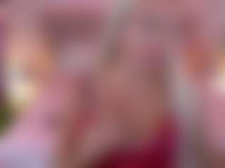ameliwin MILF webcam performer live streaming