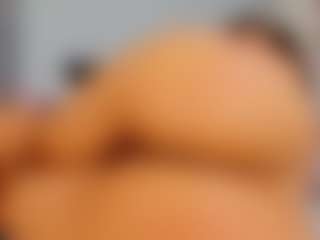 Live cam show with mollyybloom - Tease on Camsoda