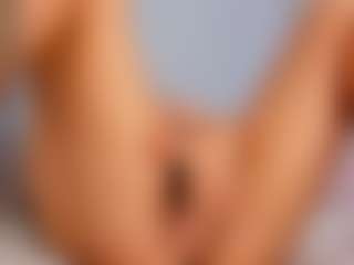 Live cam show with mollyybloom - Squirt on StripNow