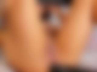 Live cam show with mollyybloom - Arab Athletic on Camsoda