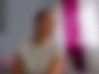 Live cam show with mollyybloom - Athletic on Soda Cam