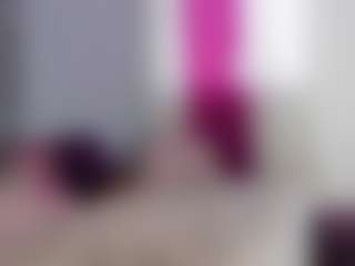 Live cam show with mollyybloom - Skinny on madthumbs