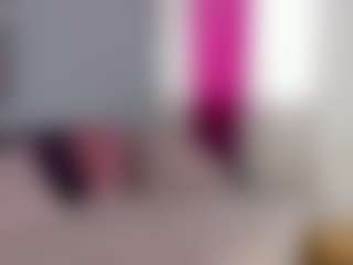 Live cam show with mollyybloom - Skinny on instabang
