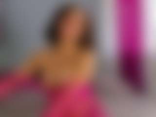 Live cam show with mollyybloom - Skinny on CamwithHer