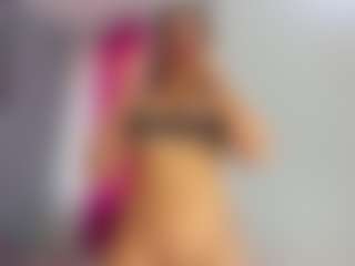 Live cam show with mollyybloom - College Latina on livesuperchat.net | colombia