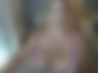 Live cam show with Rach - Average on Camsoda