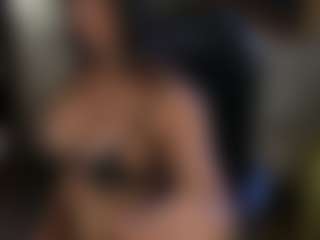 arianacruz69's Live Sex Cam Show
