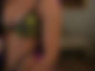 arianacruz69's Live Sex Cam Show
