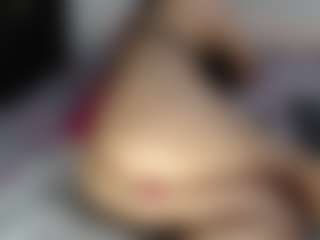 Live cam show with ALEXASWEET - Full Nudity on Uber Horny