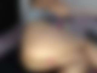 Live cam show with ALEXASWEET - Curvy MILF on Camiplay Live