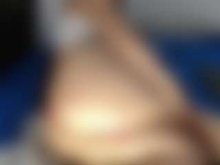 Live cam show with ALEXASWEET - Fingering MILF on Gym Cam Girls