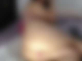 Live cam show with ALEXASWEET - Athletic Middle Aged on TastyBlacksLive