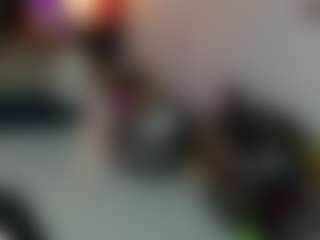 Live cam show with Amy Honney - Brown Eyes on CamwithHer