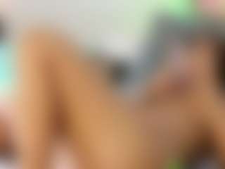 Live cam show with Amy Honney - Wet on Milfs Live
