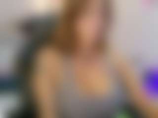 Live cam show with Amy Honney - Game on Camsoda