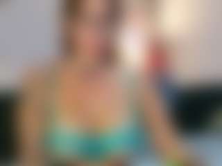 Live cam show with Amy Honney - Lush on chickslive.net