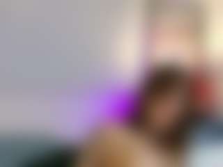 Live cam show with Amy Honney - Blonde Hair Curvy on Gym Cam Girls