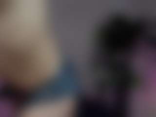 Live cam show with emma7 - Oil on Streamer API