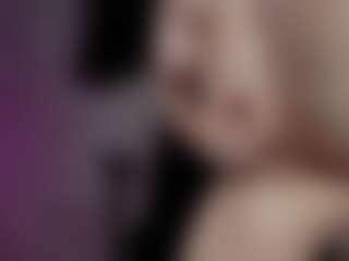 Live cam show with emma7 - Skinny MILF on Milf Play