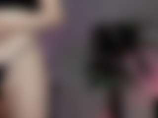 emma7 MILF webcam performer live streaming