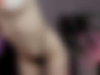 emma7 MILF webcam performer live streaming