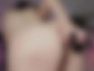 emma7's Live Sex Cam Show