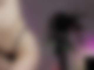 emma7's Live Sex Cam Show