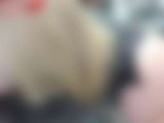 Live cam show with newlisa2018 - Blonde Hair MILF on AdultVida.com