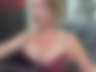 Live cam show with newlisa2018 - Blonde Hair Shaved Pussy on UwU Esports