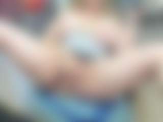 newlisa2018's Live Sex Cam Show