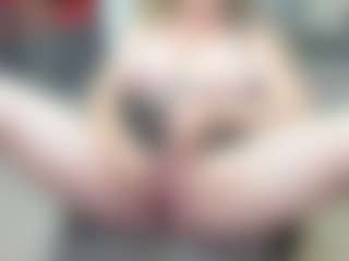 newlisa2018's Live Sex Cam Show