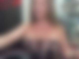 Live cam show with newlisa2018 - Tease MILF on camtv