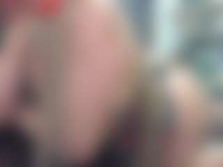 Live cam show with newlisa2018 - Shaved Pussy MILF on Instabang