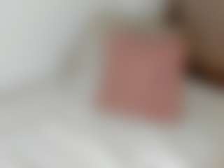 Live cam show with julycorreax - Bikini on Hubzter Live