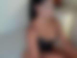 Live cam show with julycorreax - Bedroom on Mixed Magazine Live