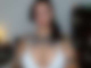 toothyy MILF webcam performer live streaming