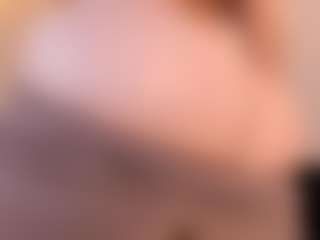 Live cam show with Mia Farrell - Tattoos on MyBangCams